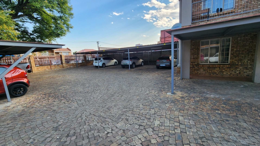 1 Bedroom Property for Sale in Rustenburg North West